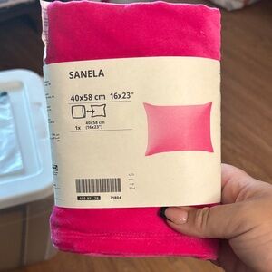 Sanela Hot pink velvet pillow cover